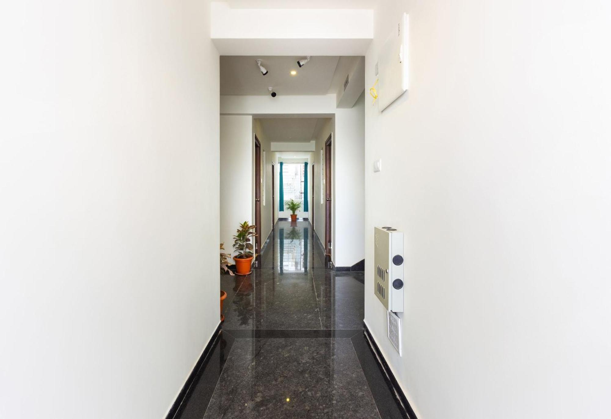 OYO 44149 Qualia Inn Kondapur Hyderabad Bagian luar foto