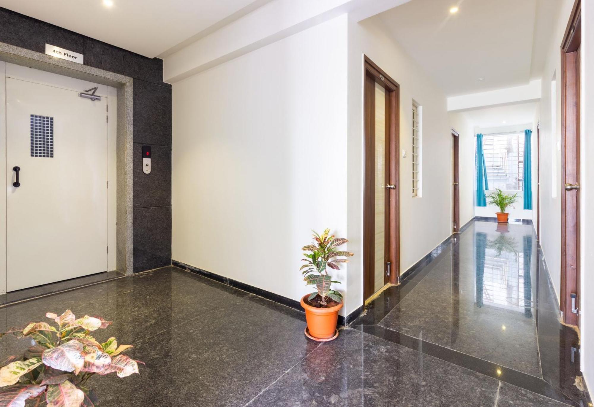 OYO 44149 Qualia Inn Kondapur Hyderabad Bagian luar foto
